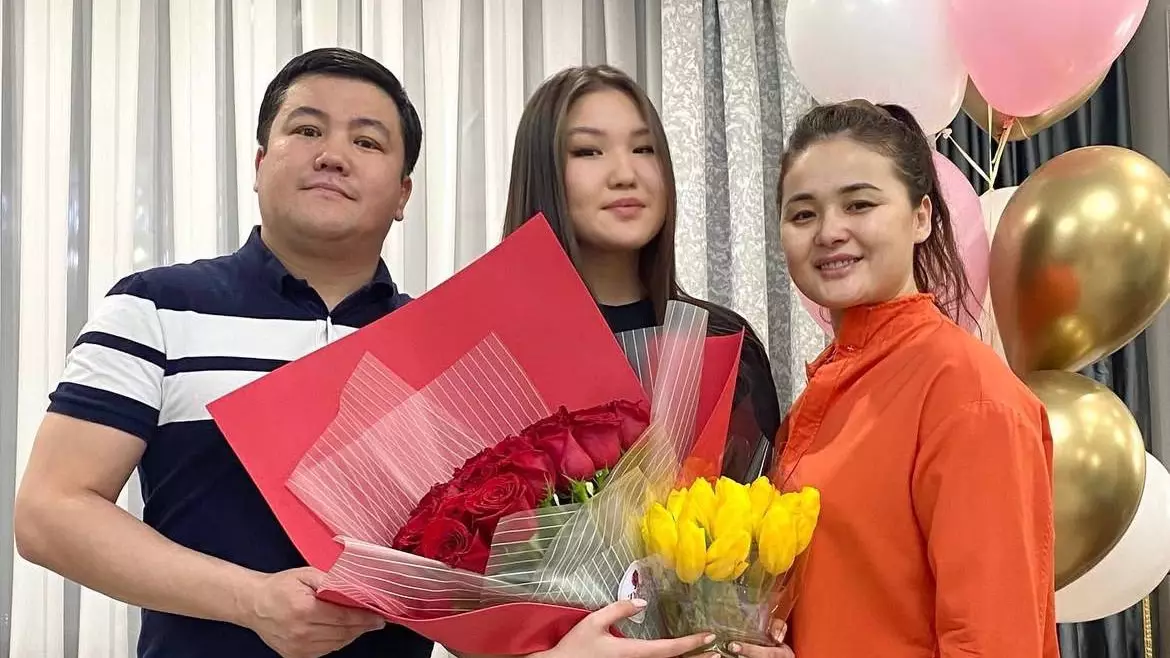 "Қыздарыма күйеуді өзім таңдаймын": Тұрсынбек Қабатов жігіттерге сенбейтінін айтты (ВИДЕО)