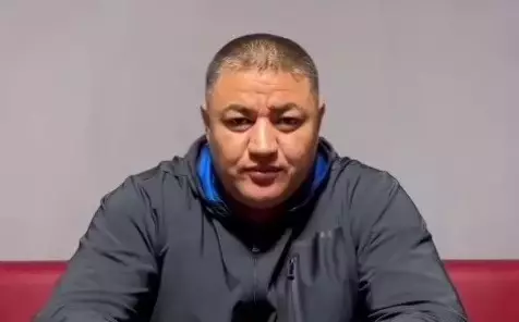 Хасан Қасымбаев сот залындағы терезені сындырған