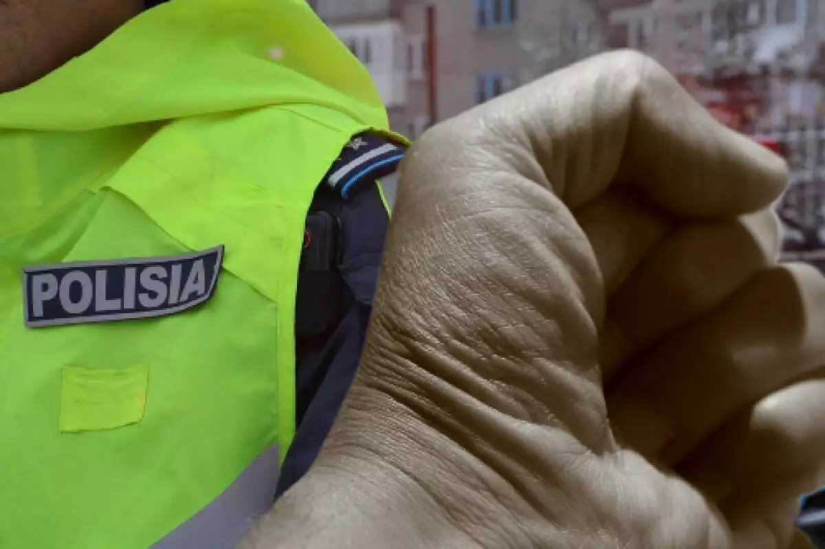 Нападение на полицейского в Узунколе: прокуратура утвердила обвинение