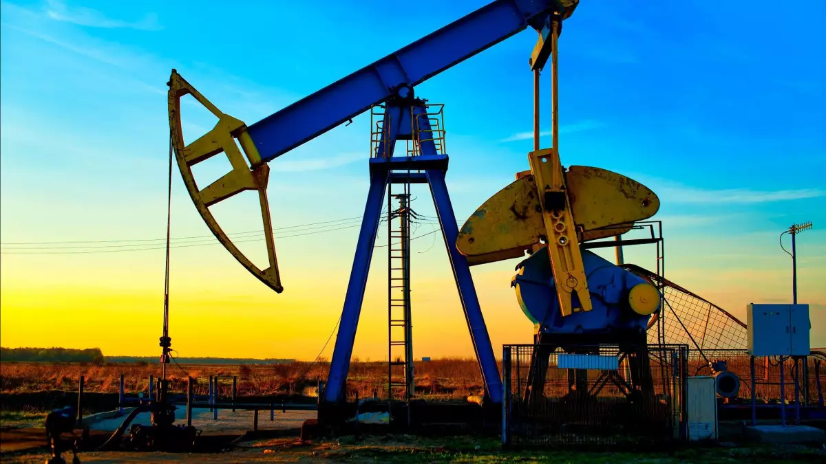 Жаңа заң: Мұнай өндіру көлемін 18,7 млн тоннаға ұлғайтуға жол ашылады