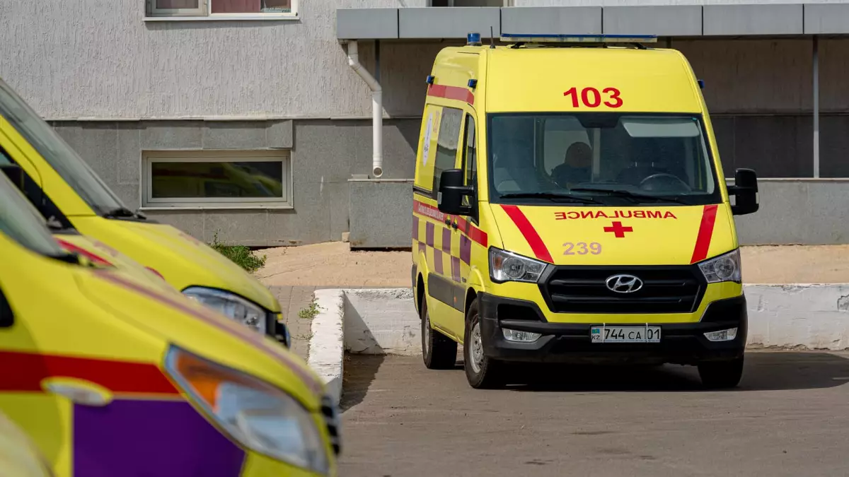 Басына кондиционер құлаған фельдшердің жағдайы белгілі болды