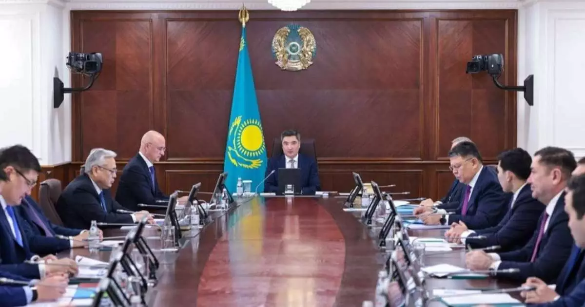  Олжас Бектенов: министрліктер мен әкімдіктер халық шағымына дереу жауап берсін! 