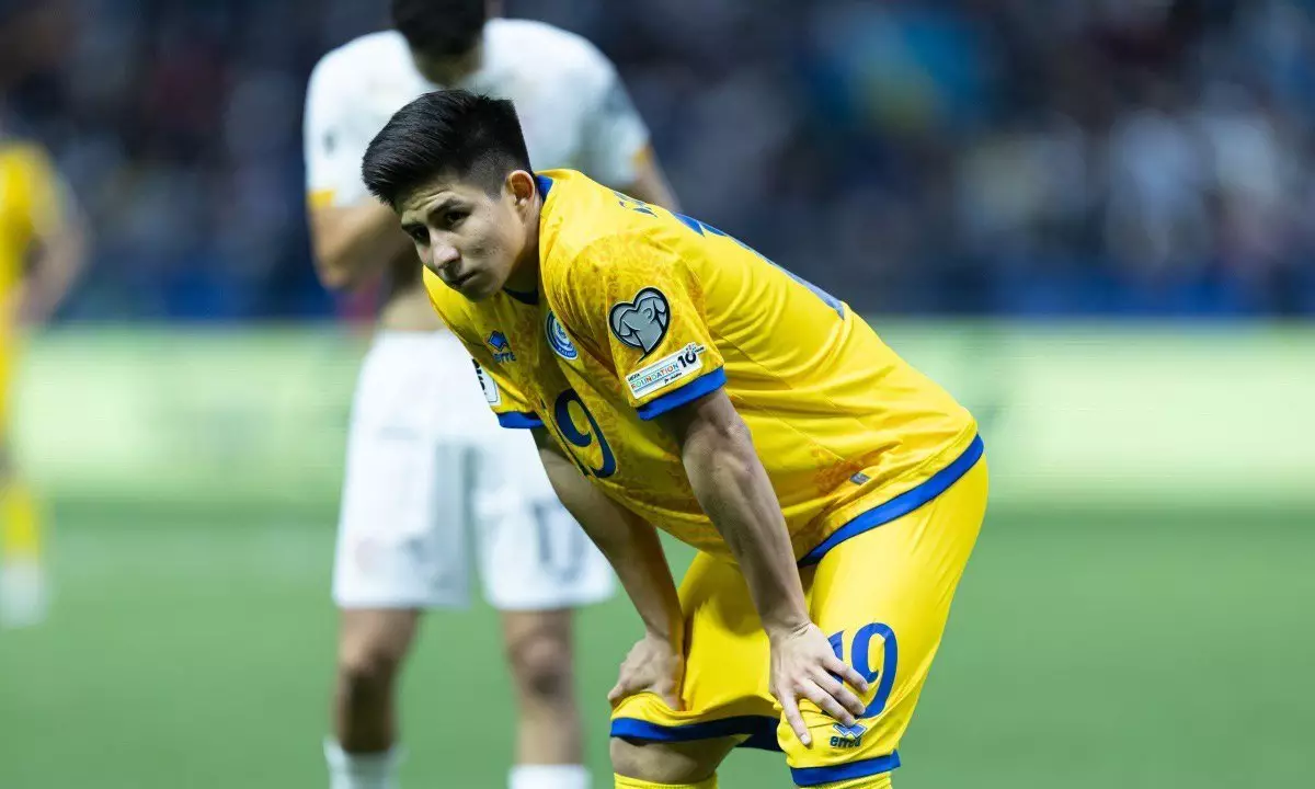 В сборной Казахстана заявили о травме Дастана Сатпаева