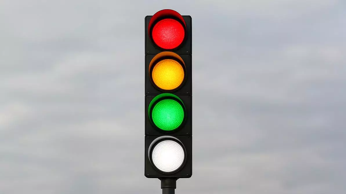 Болашақта бағдаршамда ақ түс пайда болады - мамандар