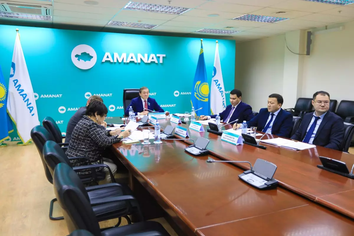 На Каспии, Жайыке и Арале реализуются масштабные проекты по восстановлению и очистке вод