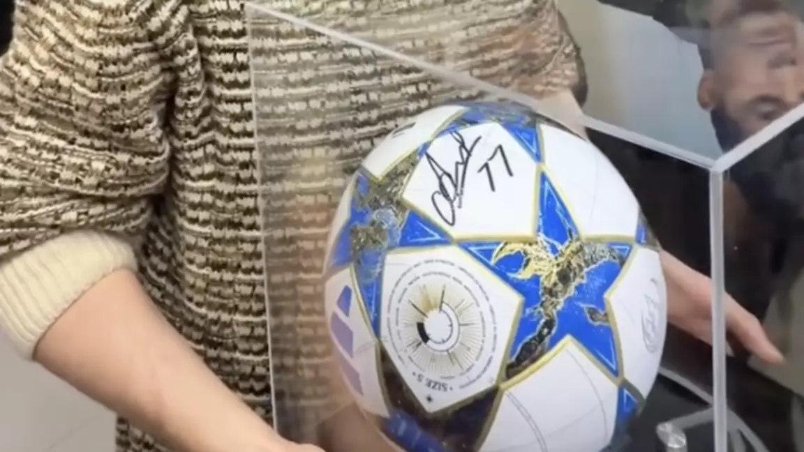 Темірлан Анарбеков қол қойған доп 12 млн теңгеге сатылды