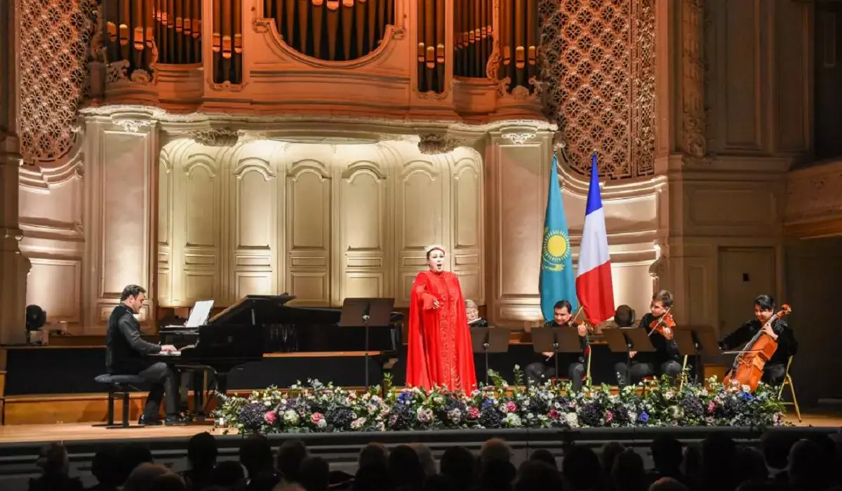 Майра Мұхамедқызы Парижде жеке концертін өткізді