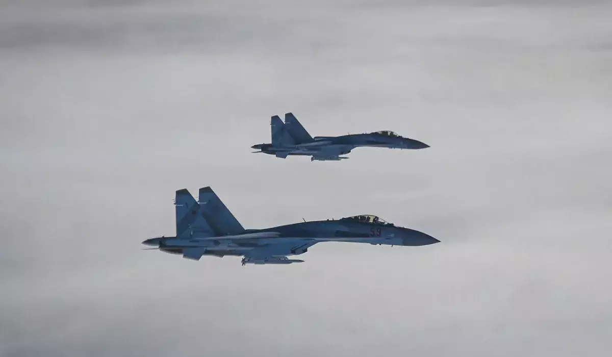 Тоқаевтың ұшағы Ресейдің әуе кеңістігіне енген сәттен бастап әскери ұшақтар қапталдасып ұшты (ВИДЕО)