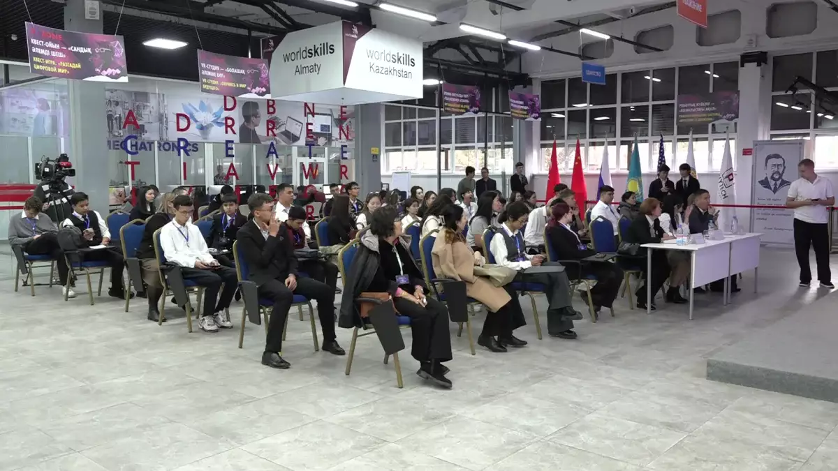 Алматыда жас техниктер бақ сынады