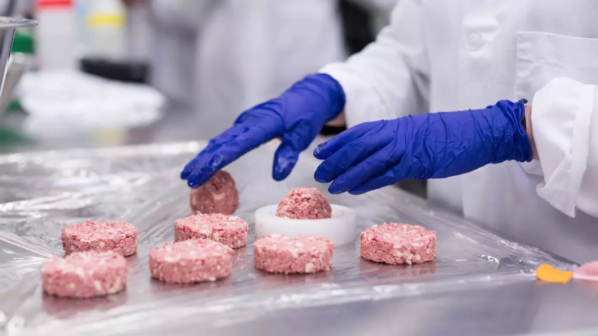 Жасанды ет өндіретін зауыт іске қосылды