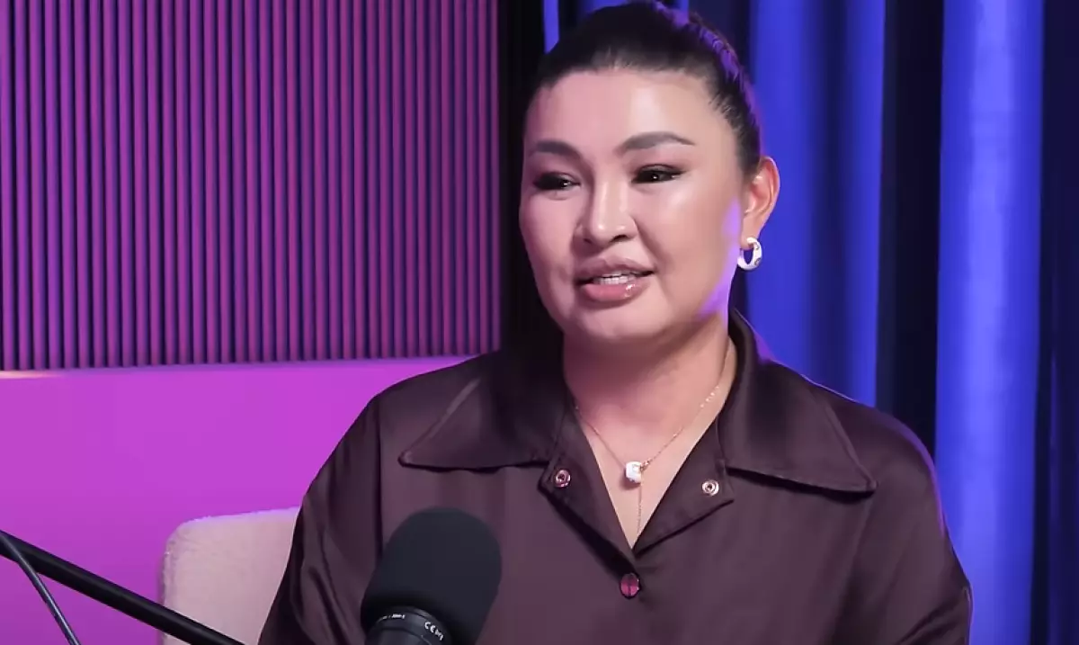 «Мұндай әңгімеге тойдым»: журналист Айнұр Асанбарді Құран кітапқа қатысты жазба жариялады