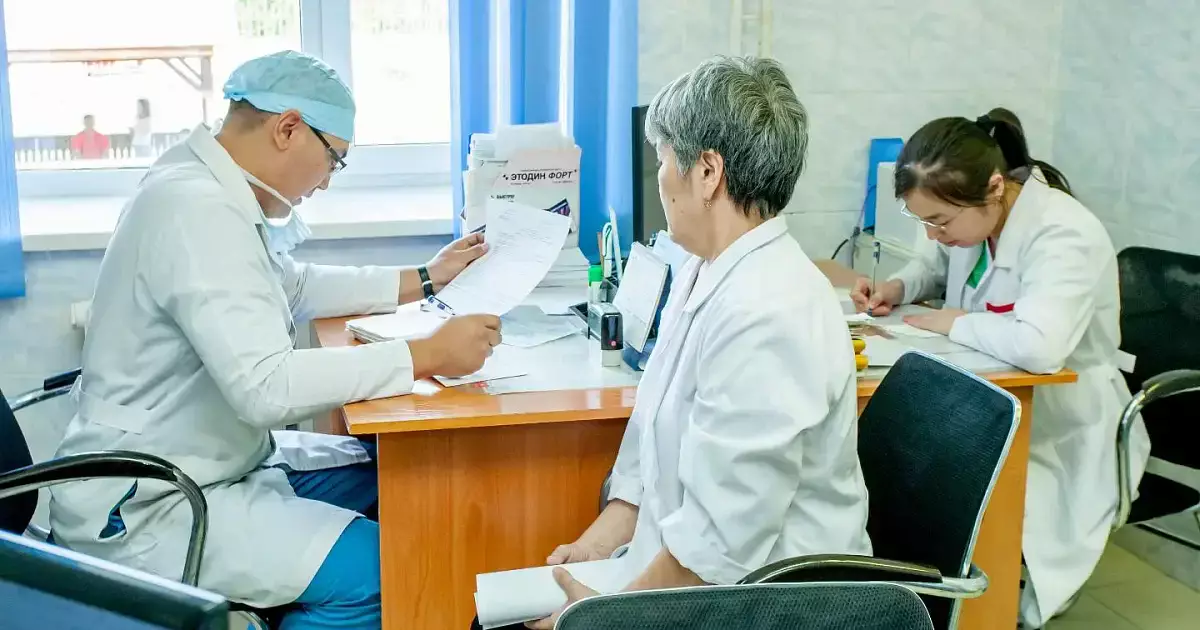 Катонқарағай ауданында жұмыс істеуге Астана мен Шымкенттен дәрігерлер келді