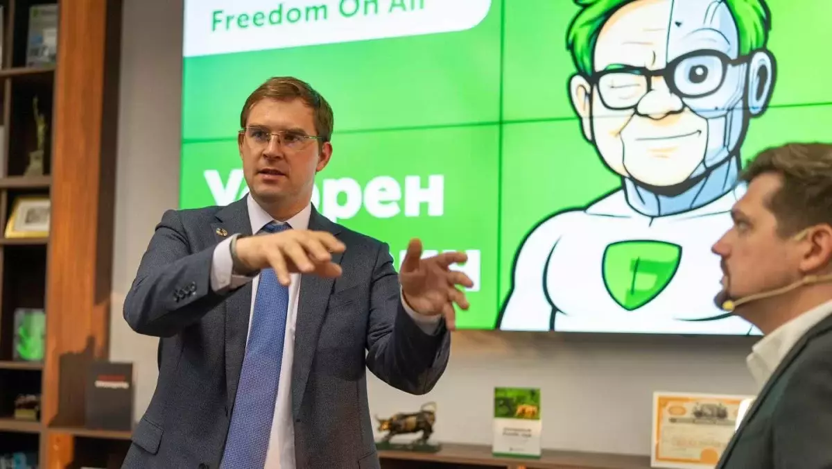 Freedom запускает ИИ-аналитика Уоррена Ботовича: что он умеет