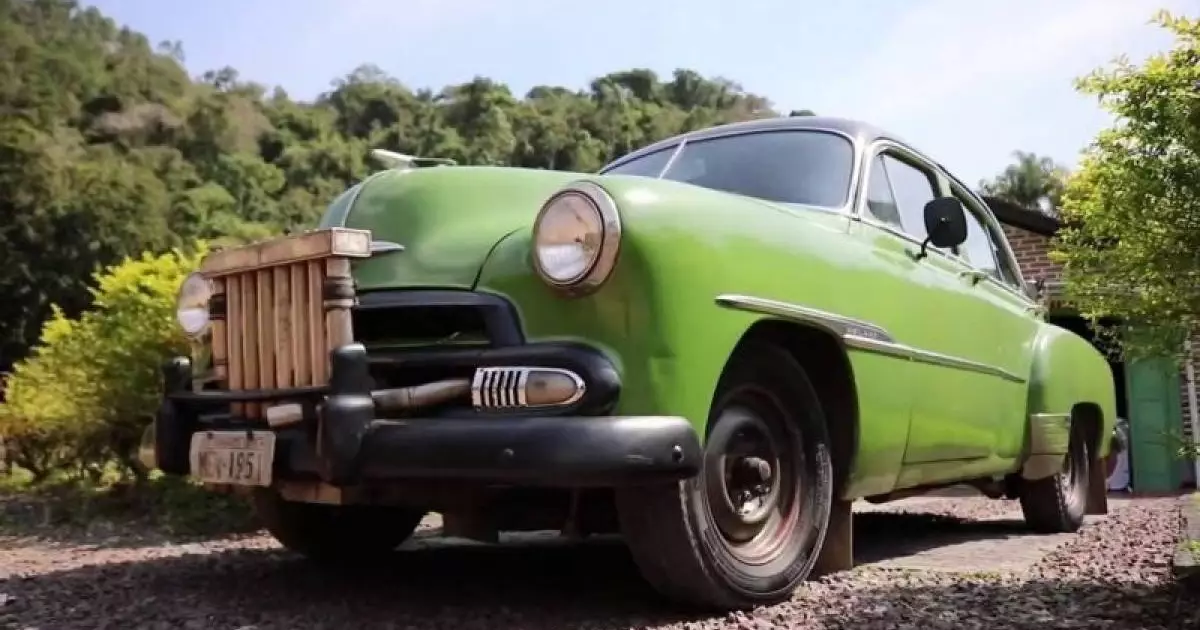  Бразилияда бір отбасы Chevrolet көлігін 50 жыл бойы ағашпен жүргізіп келеді – ВИДЕО 