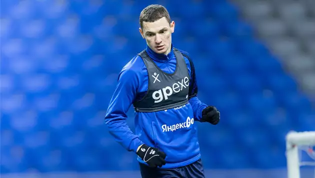 "Уже приплетают семью" - Чесноков ответил на вопрос о слухах про трансфер в Великобританию