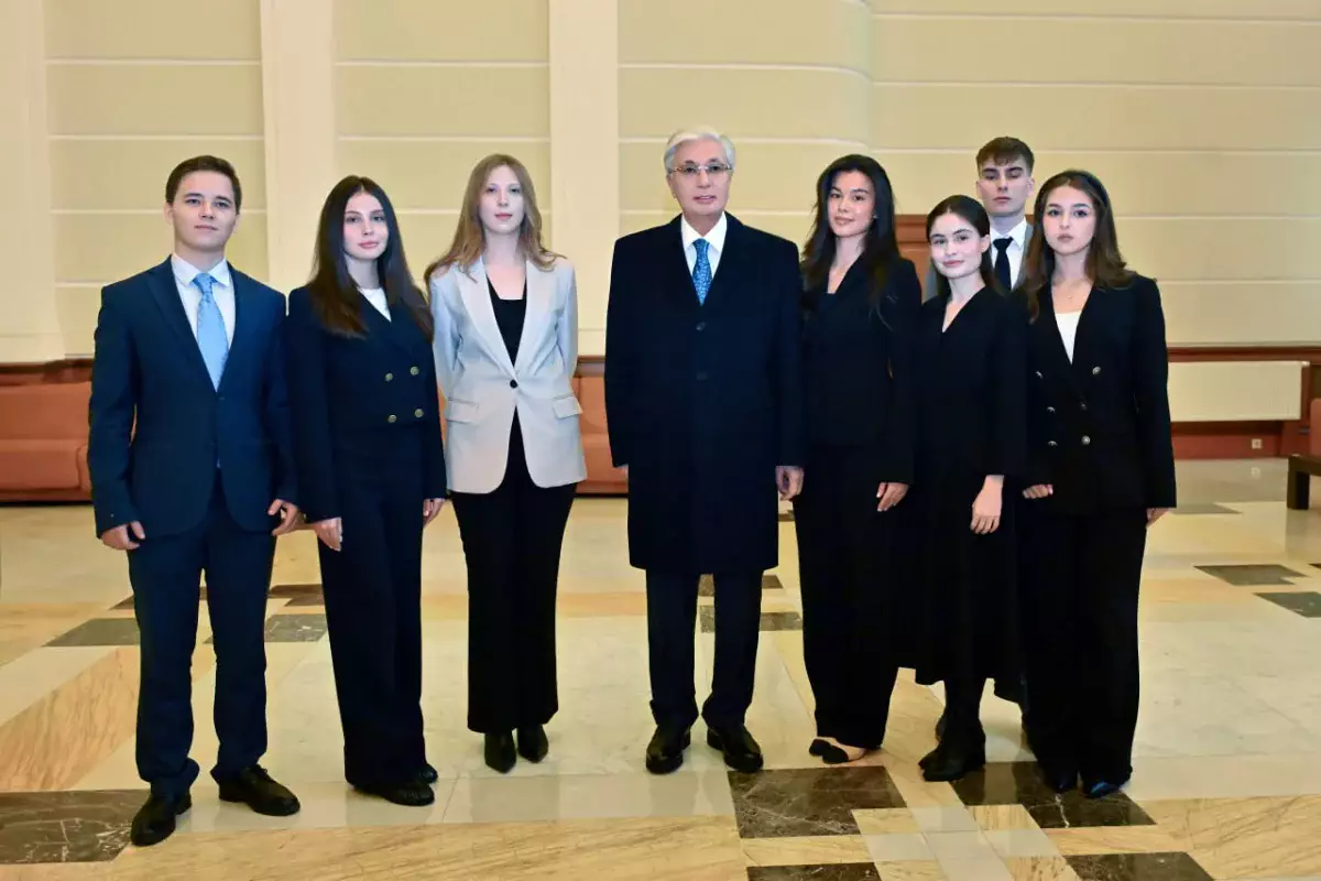 Студенты МГИМО продемонстрировали Токаеву свое знание казахского