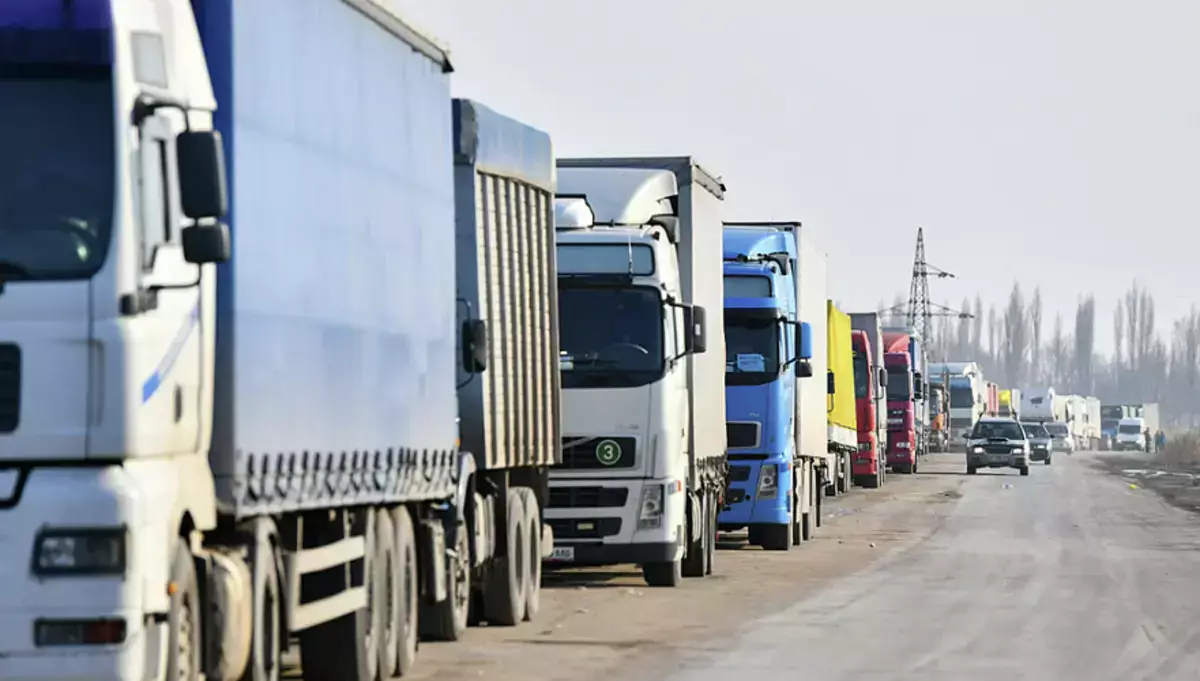 Транспортный коллапс: на границе Казахстана и Китая скопилось 1,5 тыс. грузовиков - что происходит - новости на Lada.kz 11.11.2025