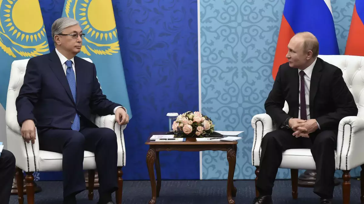 Кремльде Тоқаев пен Путиннің бейресми жеке кездесуі өтеді