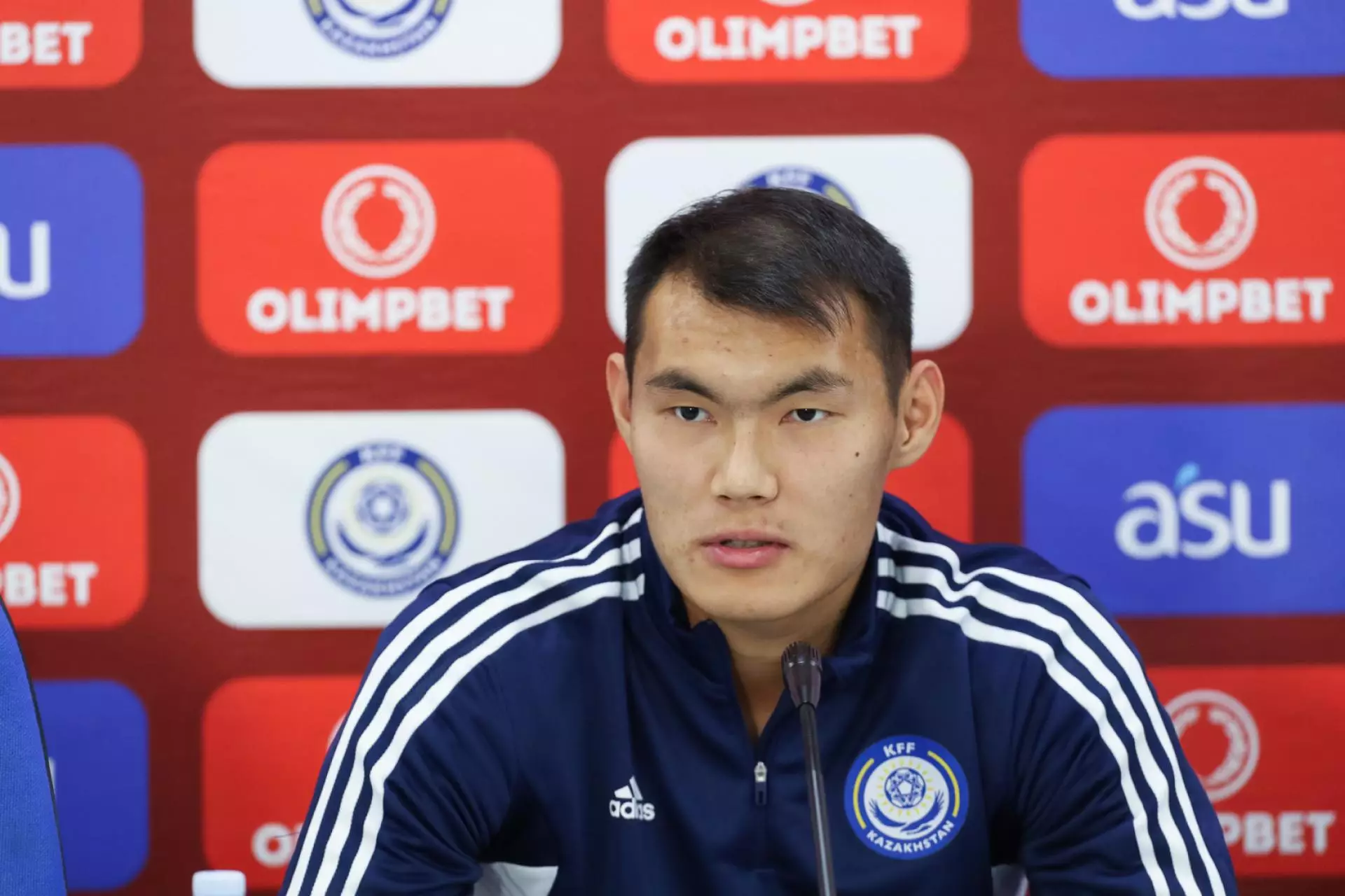 Нуралы Алип опроверг слухи о травме и прибыл в сборную