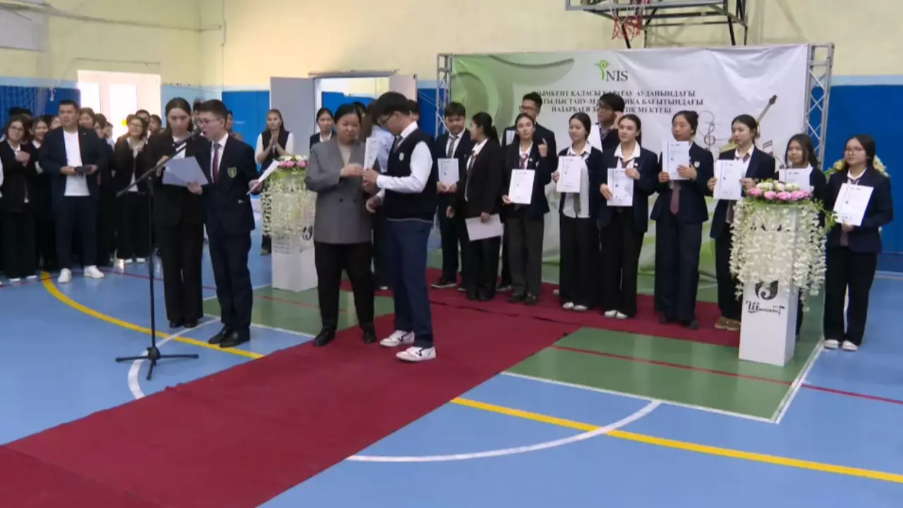 Шымкенттік оқушылар Париждегі ғылыми байқаудан күміс жүлдемен оралды