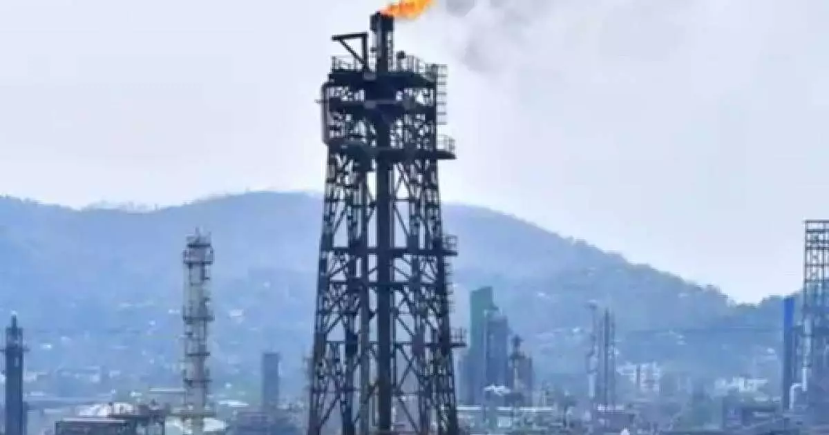  Үндістан сатып алатын ресейлік мұнайдың көлемін азайтты 