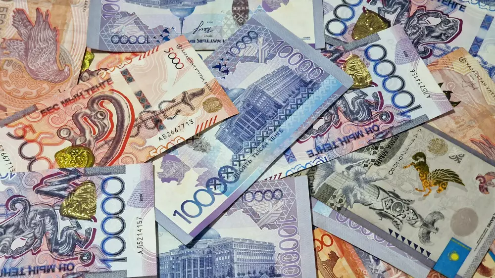 Быстро заработать в Казахстане: реальные возможности, нелегальные способы и “вакансии“ от мошенников