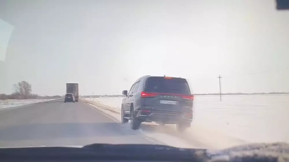 “Номера запоминай!”: полицейский из скандального видео вернулся на службу