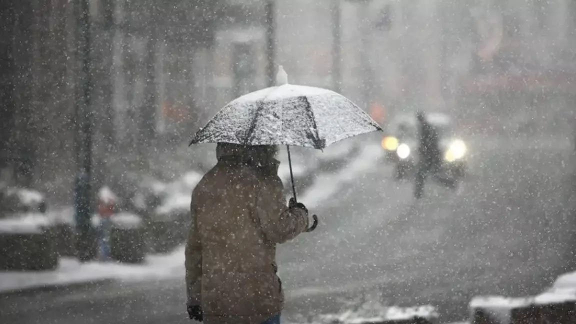 Қар, жаңбыр, бұрқасын: Бүгін еліміздің басым бөлігінде күн нашарлайды