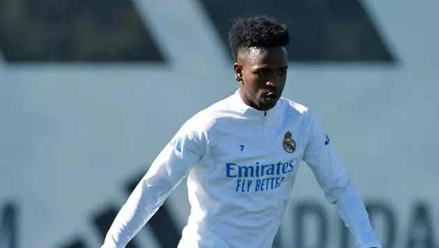 "Вы платите, чтобы смотреть на меня!" Винисиус устроил перепалку с фанатами