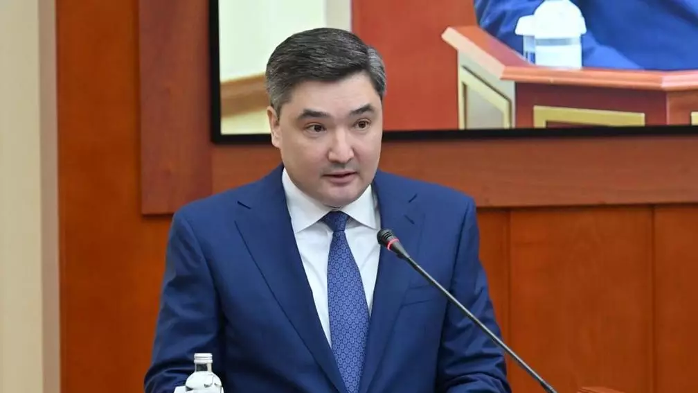 Олжас Бектенов: Сылдыр сөзден кәсіпорындарды іске қосуға мән беру керек