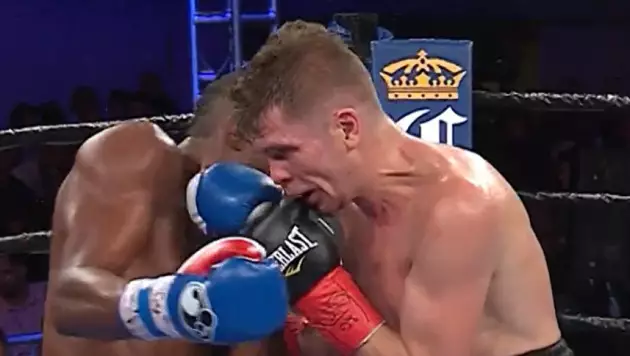 Видео: как чемпион мира может нокаутировать Алимханулы