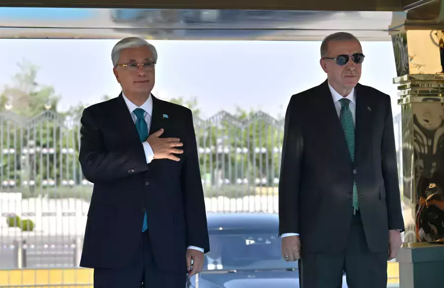 Түркиядағы тікұшақ апаты: Тоқаев Ердоғанға көңіл айтты