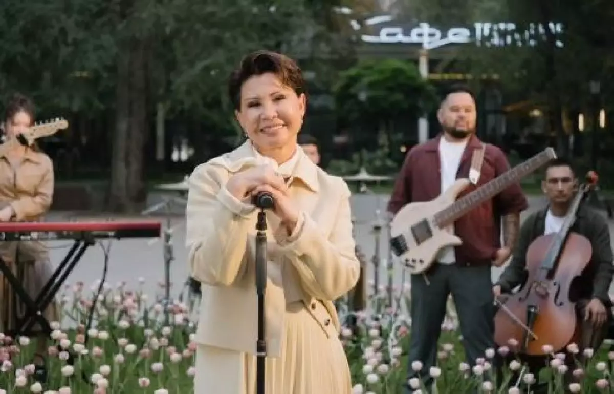 Роза Рымбаева покоряет Москву (ВИДЕО)