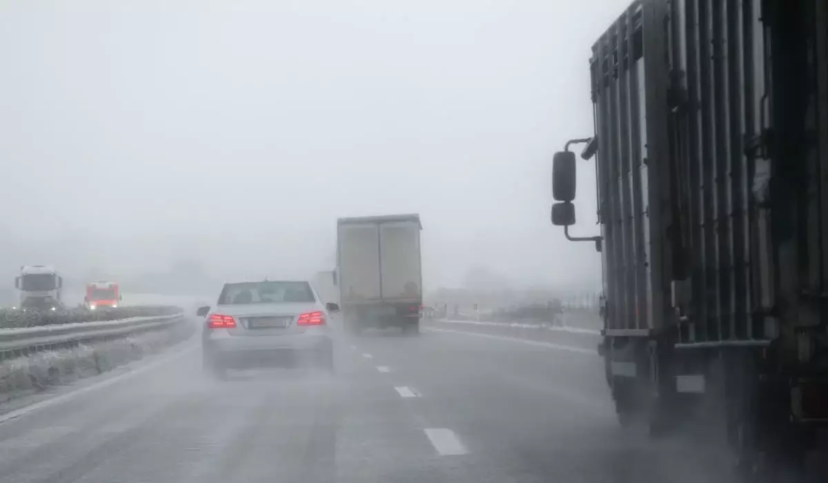 Погода ухудшится на трассах в шести областях Казахстана