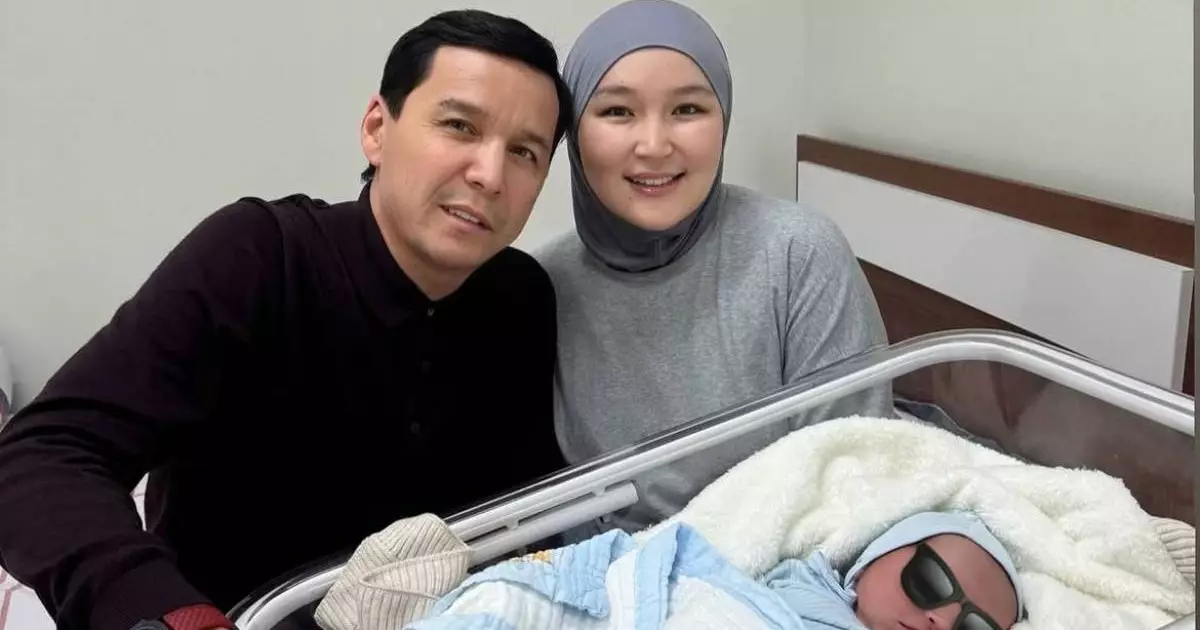  «Сүйінші, ағайын!»: Абай Бегейдің 17 жастағы қызы ана атанды 