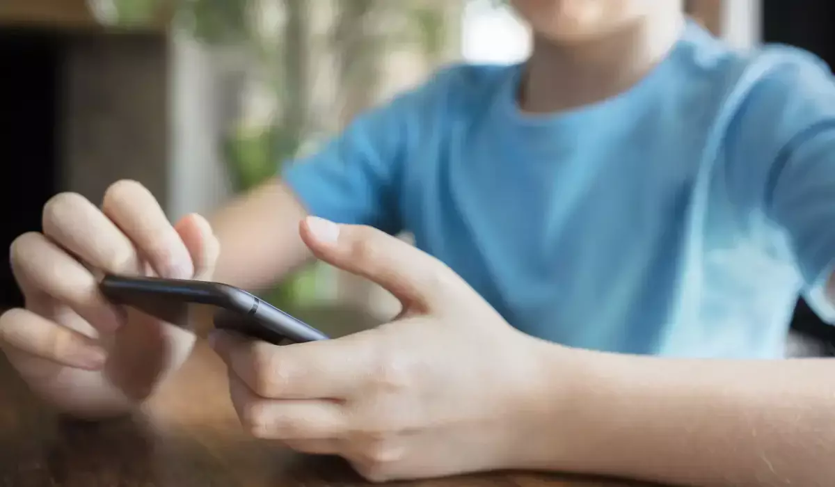 В школах Казахстана отменят запрет на смартфоны?