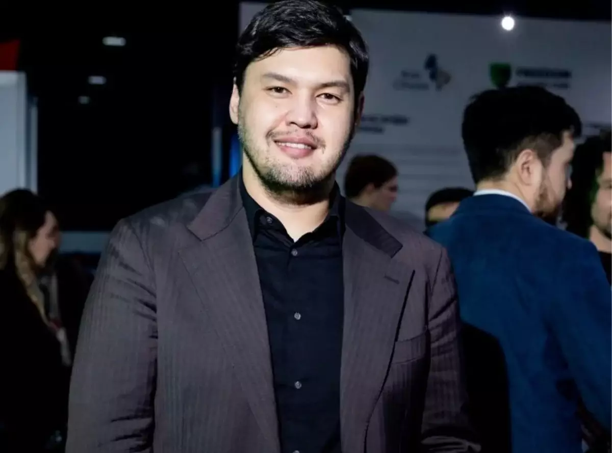 «Прожить каждую минуту заново»: брат убитой Салтанат Нукеновой написал книгу