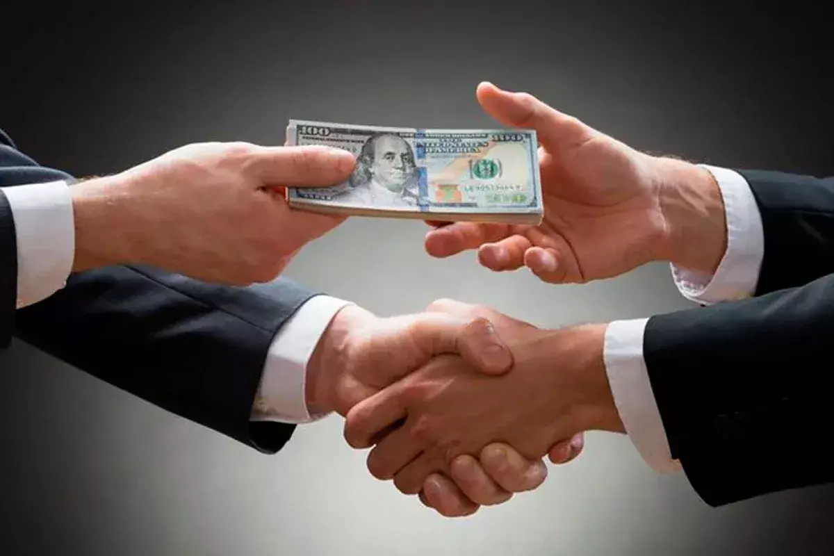 Билікте жемқорлыққа былыққан адамдар отыр – журналист 