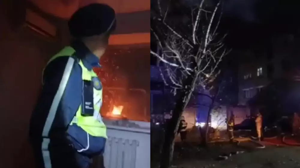 Полицейские спасли людей из горящей квартиры в Семее: видео