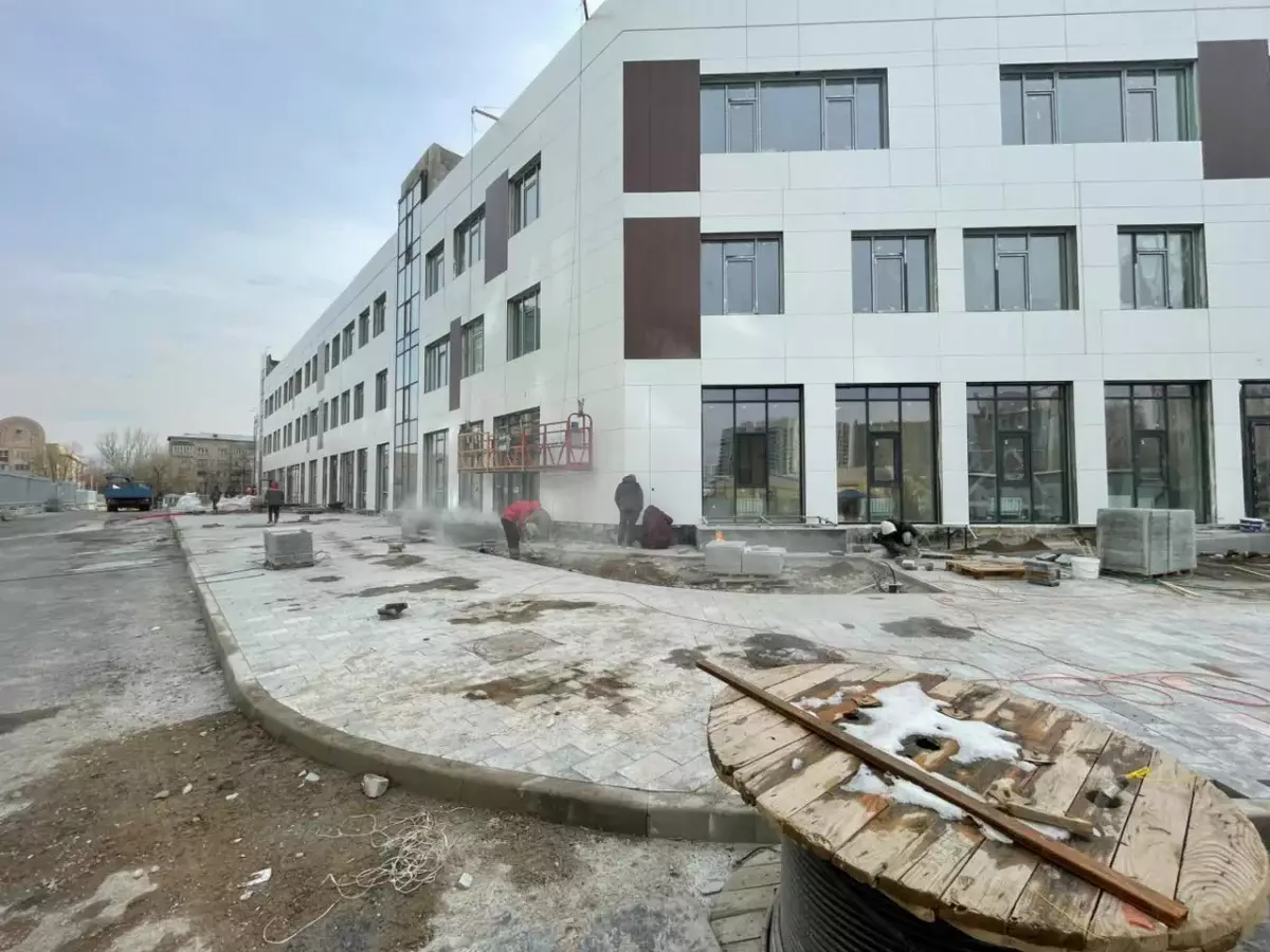 В Бостандыкском районе Алматы завершается строительство новой поликлиники