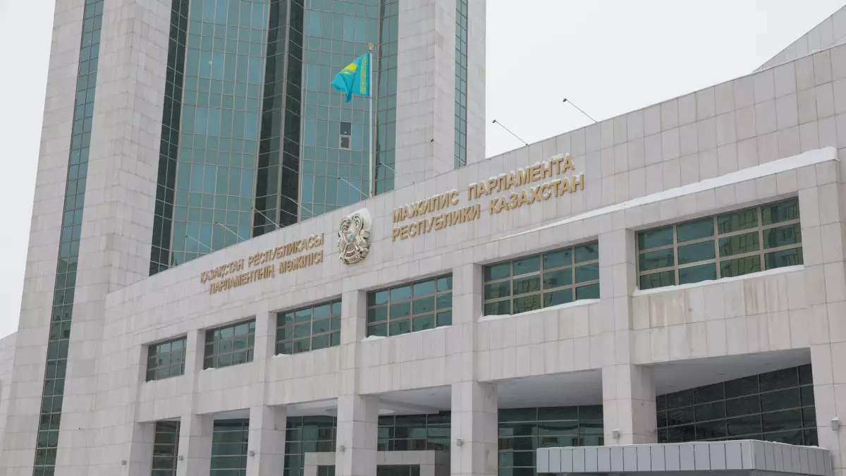 ЛГБТ-ны насихаттау: Мәжіліс заң қабылдады