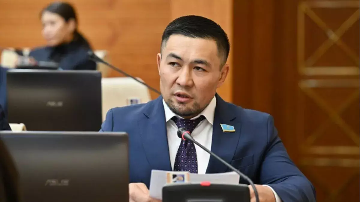 Назаров чемпиондықты жазып алған: журналист билікке халықтың мұң-мұқтажын білетін адам керегін айтты