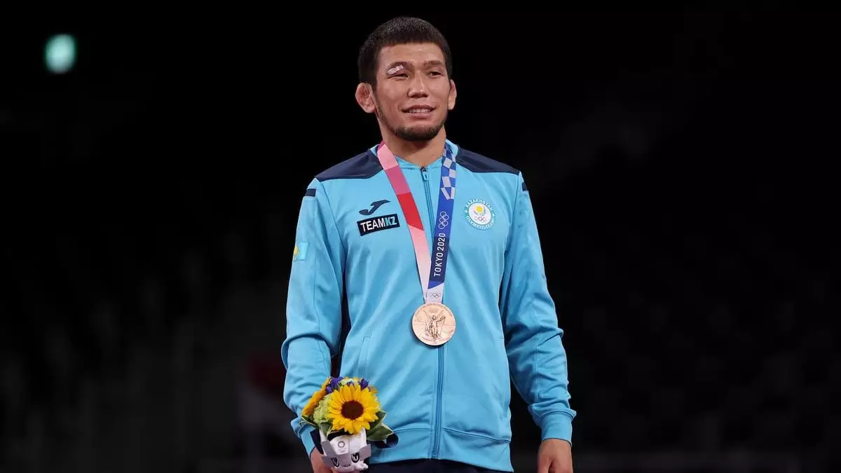 Неге Қазақстанда емес? Ел намысын қорғаған балуан Ресейде күрес клубын ашты