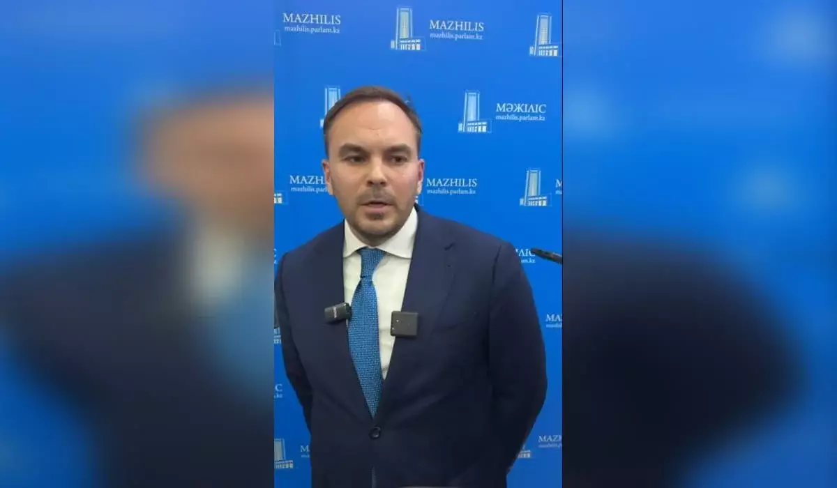 Депутаты формировали поправки о запрете пропаганды ЛГБТ, ориентируясь на 300 обращений от казахстанцев