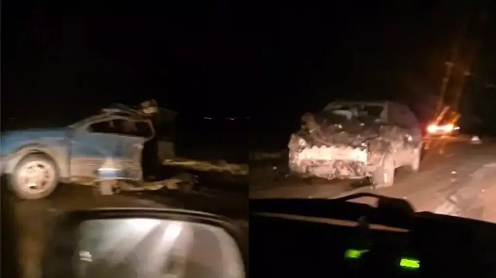 Volkswagen разорвало пополам после ДТП в Карагандинской области