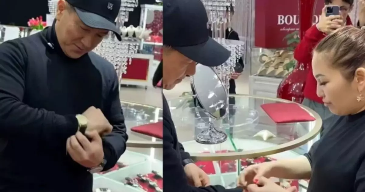  Алтын Жорбаеваның сіңлісі Сәкен Майғазиевке қымбат алтын сағат сыйлады 