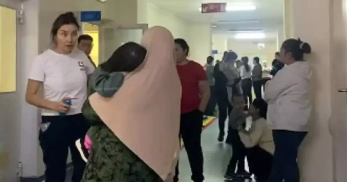  «Күткенімізге үш сағат болды»: Астана жұқпалы аурулар ауруханасындағы кезектің видеосы тарады 