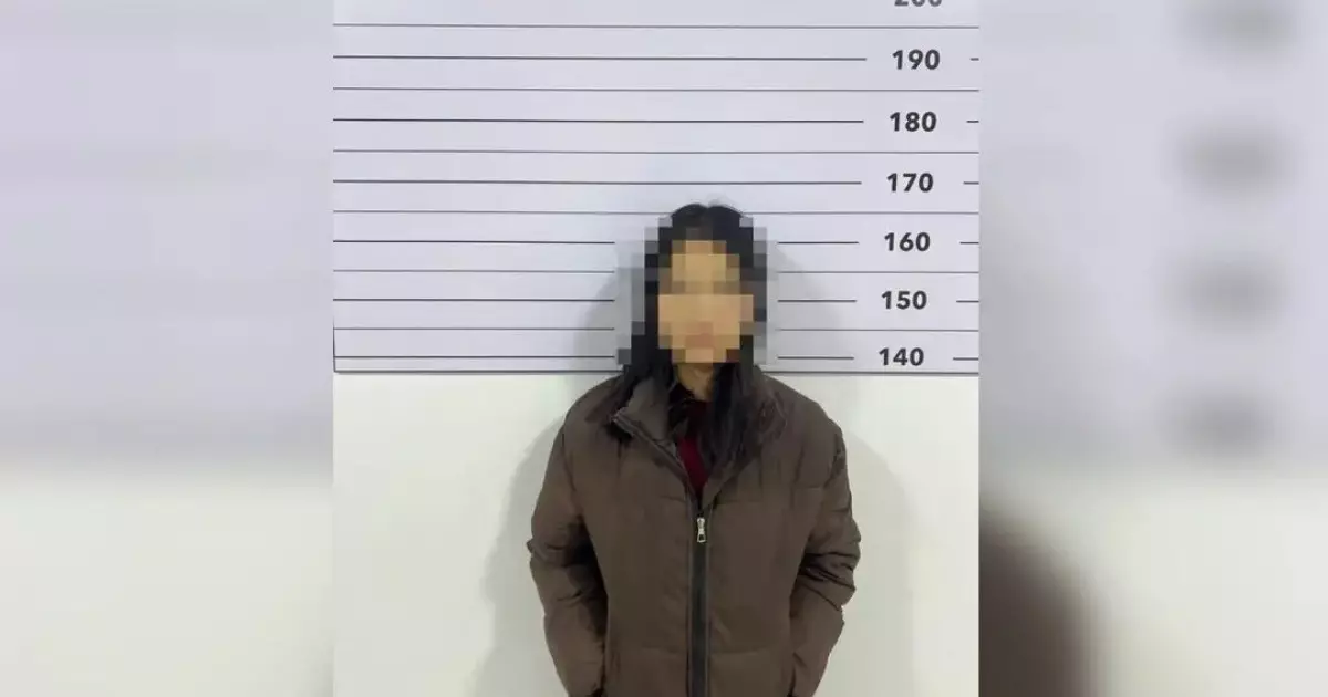  Қырғызстанда жігітімен сүйіскен бойжеткен оның тілін суырып алған 