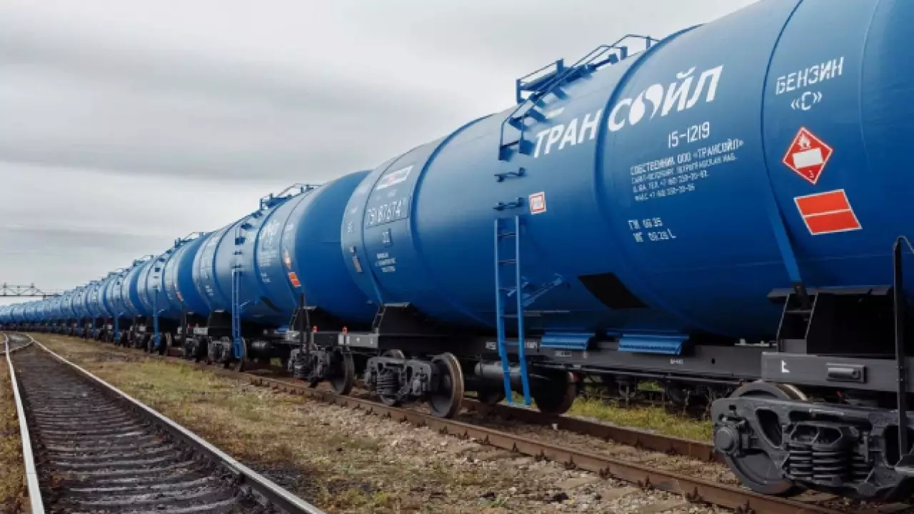 Мұнай өнімдерін шетелге сатуға салынған тыйым тағы жарты жылға ұзартылды