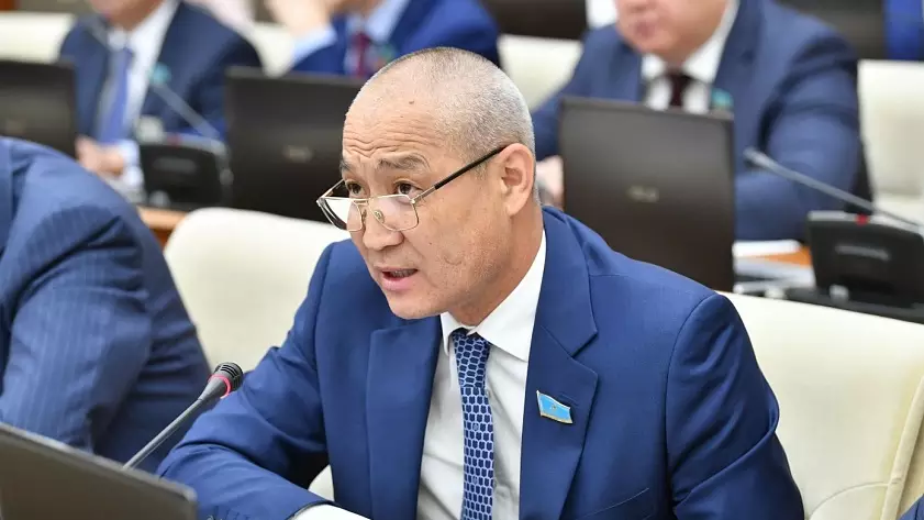 "Қасиетсіздер" деген депутат ЛГБТ пропагандасына қатысты айтты